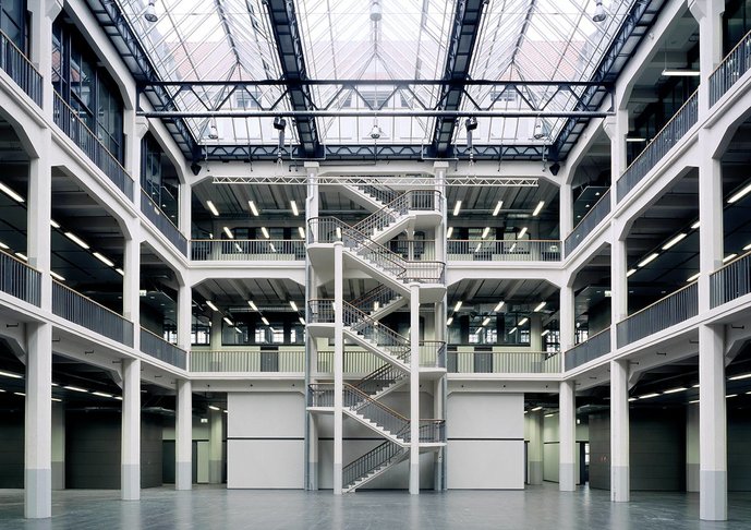 Atrium of HfG Karlsruhe in 2000