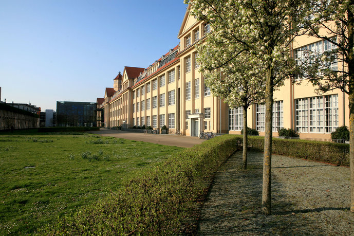 Die Staatlichen Hochschule für Gestaltung Karlsruhe ist in einer ehemaligen Munitionsfabrik untergebracht