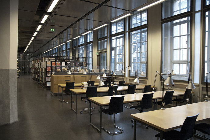 The communal library of HfG Karlsruhe and ZKM